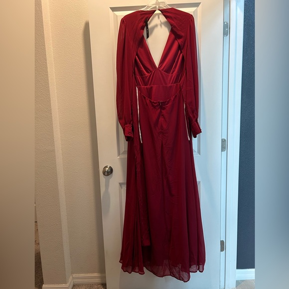 Burgundy Long Sleeve Backless Maxi Dress with tag - Picture 4 of 6
